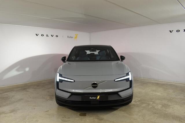 Volvo EX30 Twin Motor Performance Ultra 69 kWh / 428PK / 360 graden camera / Pilot assist / Park assist / Panoramadak / Elektrisch verstelbare stoelen
