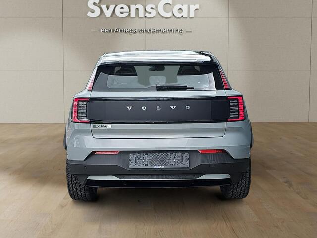 Volvo EX30 Cross Country Twin Motor Performance Ultra 69 kWh | Private Lease ¤629,- p/m incl. BTW | 360 graden parkeerverwarming | Stoelverwarming | Elektrische verstelbare stoelen |