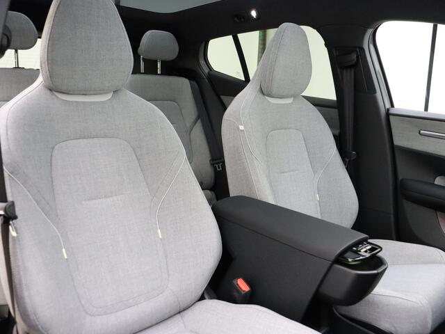Volvo EX30 Extended Range Ultra 69 kWh / ¤ 7.000,- VOORAADKORTING / NIEUW 10km! / DIRECT LEVERBAAR / WOOL BLEND / GETINT GLAS / 22kw LADER / PANORAMADAK / 360 CAMERA / ELEKTR. STOELEN /
