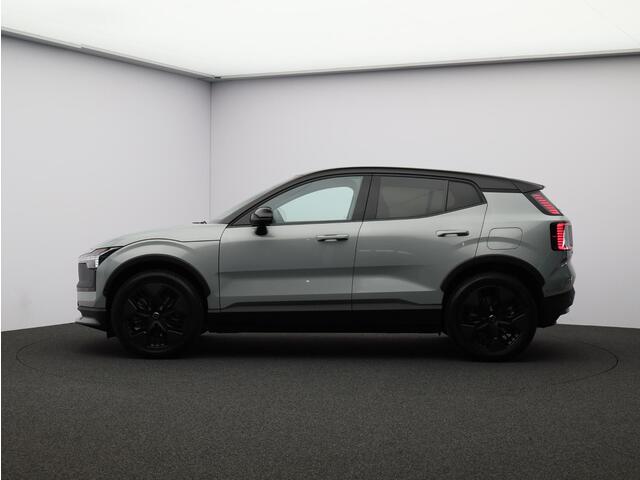 Volvo EX30 Cross Country Twin Motor Performance Ultra 69 kWh / Panoramadak / Elektrische Stoelen / 360 Camera / Verwarmde Stoelen + Stuur / Getint Glas / Harman Kardon /