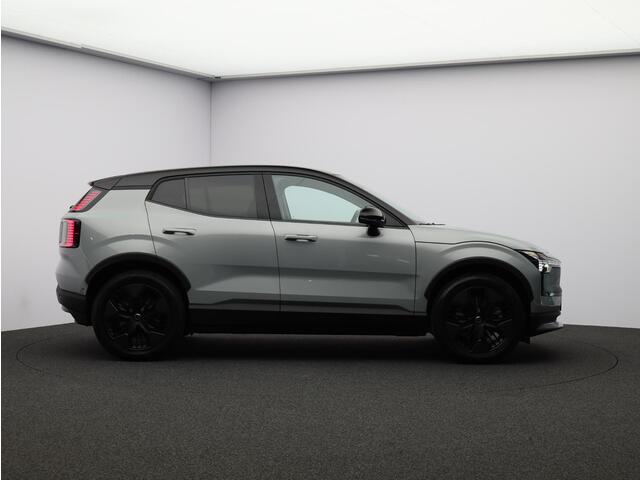 Volvo EX30 Cross Country Twin Motor Performance Ultra 69 kWh / Panoramadak / Elektrische Stoelen / 360 Camera / Verwarmde Stoelen + Stuur / Getint Glas / Harman Kardon /