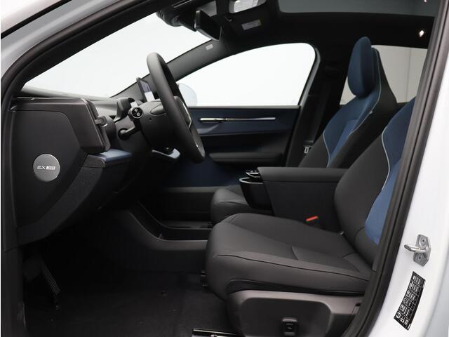 Volvo EX30 Cross Country Twin Motor Performance Ultra 69 kWh / Pano. dak / Elek. verstelbare stoelen / Stoel + Stuurwielverwarming / 360 camera / Harman Kardon / BLIS