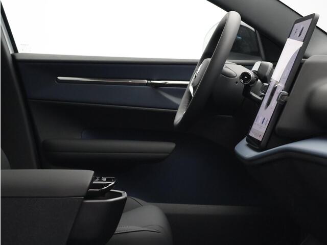Volvo EX30 Cross Country Twin Motor Performance Ultra 69 kWh / Pano. dak / Elek. verstelbare stoelen / Stoel + Stuurwielverwarming / 360 camera / Harman Kardon / BLIS