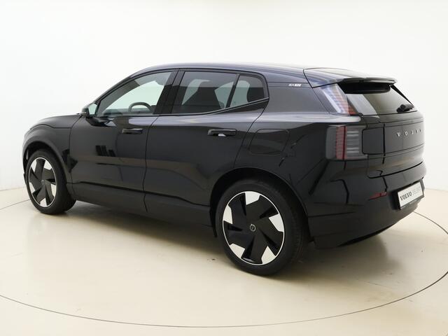 Volvo EX30 Extended Range Plus 69 kWh / H&K Audio / Stoel/- stuurverwarming / Elektr. achterklep / Camera achter / Pilot Assist /