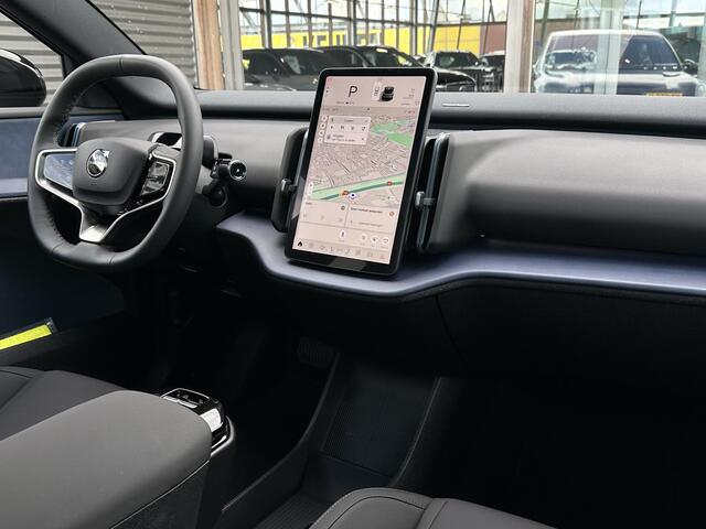 Volvo EX30 Twin Motor Performance Ultra 69 kWh / Pano. dak / 360 camera / Elek. verstelbare stoelen / Stuur + stoelen verwarmd / Harman Kardon / Pilot assist /