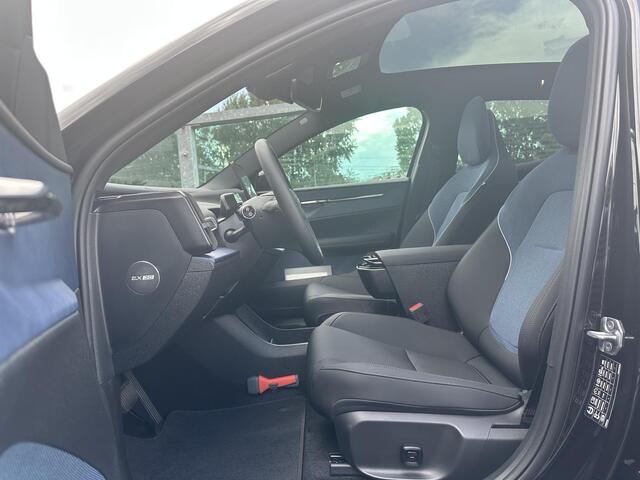 Volvo EX30 Twin Motor Performance Ultra 69 kWh / Pano. dak / 360 camera / Elek. verstelbare stoelen / Stuur + stoelen verwarmd / Harman Kardon / Pilot assist /