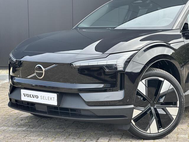 Volvo EX30 Twin Motor Performance Ultra 69 kWh / Panoramadak / Adaptive Cruise / 360 camera / Stoel en stuurverwarming / Getint glas / Keyless / Harman Kardon / Elektrisch bedienbare bestuurders stoel /