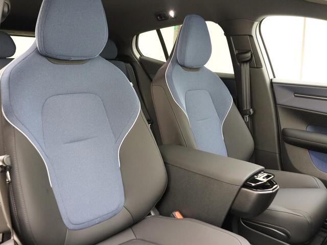 Volvo EX30 - EVERLAST - Extended Range Plus / 21'' Duo spoke satin black / Eibach verlagingsset / Getint glas / Stoel + Stuurwiel Verwarming