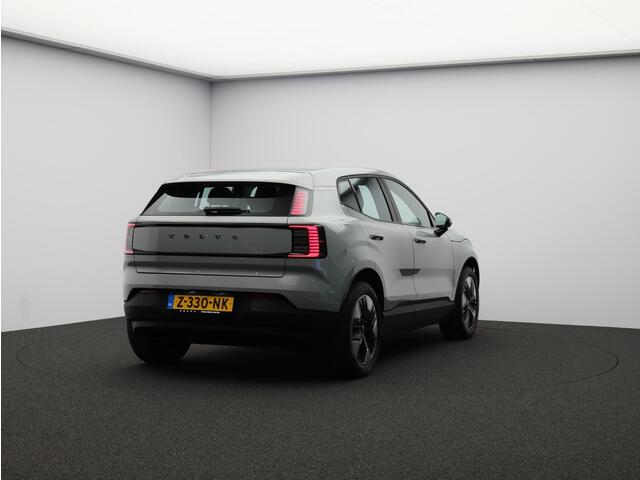 Volvo EX30 Single Motor Extended Range Core / Achteruitrijcamera / Stoel + stuurwielverwarming / Adaptieve cruise control / BLIS