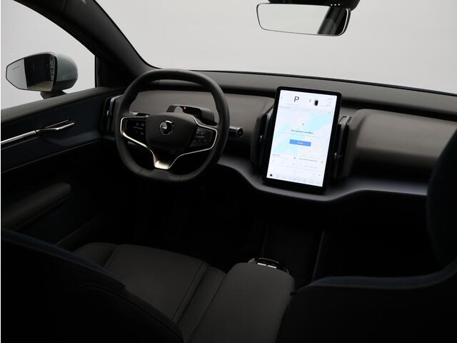 Volvo EX30 Single Motor Extended Range Core / Achteruitrijcamera / Stoel + stuurwielverwarming / Adaptieve cruise control / BLIS
