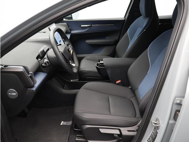Volvo EX30 Single Motor Extended Range Core / Achteruitrijcamera / Stoel + stuurwielverwarming / Adaptieve cruise control / BLIS