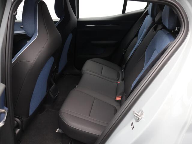 Volvo EX30 Single Motor Extended Range Core / Achteruitrijcamera / Stoel + stuurwielverwarming / Adaptieve cruise control / BLIS