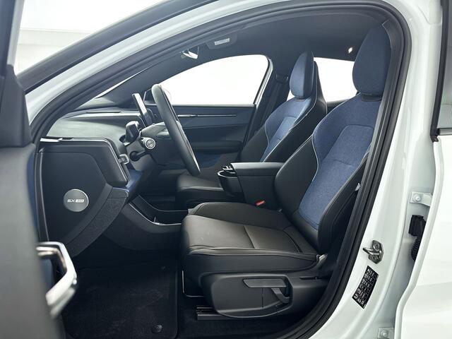 Volvo EX30 Single Motor Plus 51 kWh | Stoel- stuurverwarming | Parkeercamera | Harman Kardon