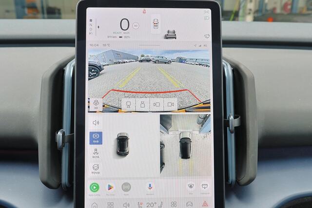 Volvo EX30 Performance Ultra 69 kWh - Climate Pack - Panoramadak - 360º Camera - Adaptive Cruise Control - Harman/Kardon audio - Elektr. bedienb. bestuurdersstoel - Apple Carplay - 19' LMV