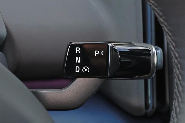 Volvo EX30 Extended Range Ultra 69 kWh - Panoramadak - Climate Pack - Harman/Kardon audio - Parkeercamera achter - Extra getint glas - 19' LMV