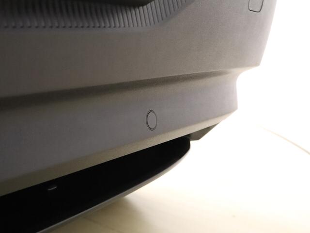 Volvo EX30 Twin Motor Performance Ultra 69 kWh | AWD | Stoel/- en stuurverwarming | Getinte ruiten achter | Elektr. voorstoelen