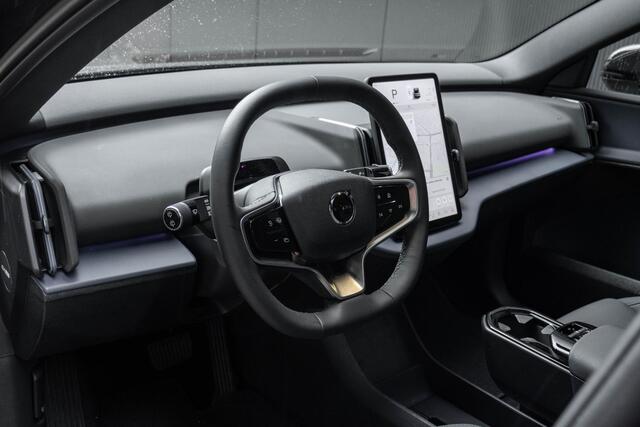 Volvo EX30 Twin Motor Performance Ultra 69 kWh | Warmtepomp | Interieur voorverwarming | Panoramadak | Adaptieve Cruise control | Blind Spot | Premium sound | 360 graden Camera |