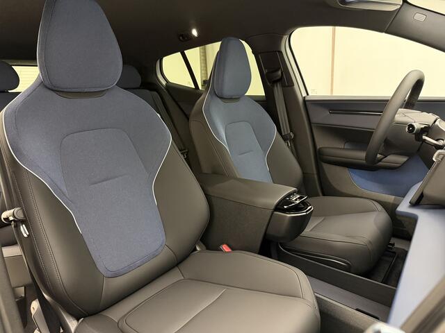 Volvo EX30 - EVERLAST - Extended Range Plus / 1.000 km's ! / 21" Block spoke satin black / Eibach verlagingsset / Getint glas / Stoel + Stuurwiel Verwarming /