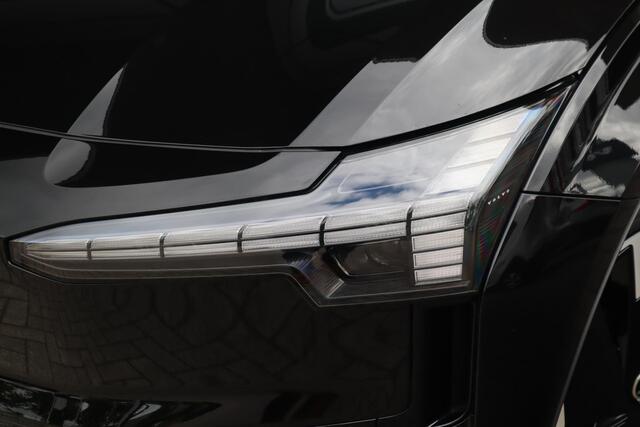 Volvo EX30 Single Motor Extended Range Plus 69 kWh | Keyless Entry| Harman Kardon audiosysteem| Extra getint glas achter| Elektrisch bedienbare achterklep|