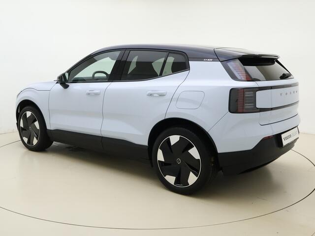 Volvo EX30 Extended Range Plus / Stoel + Stuurw. Verwarming / Getint glas / Zwart dak / H&K Audio / PDC + Camera / ACC / BLIS /