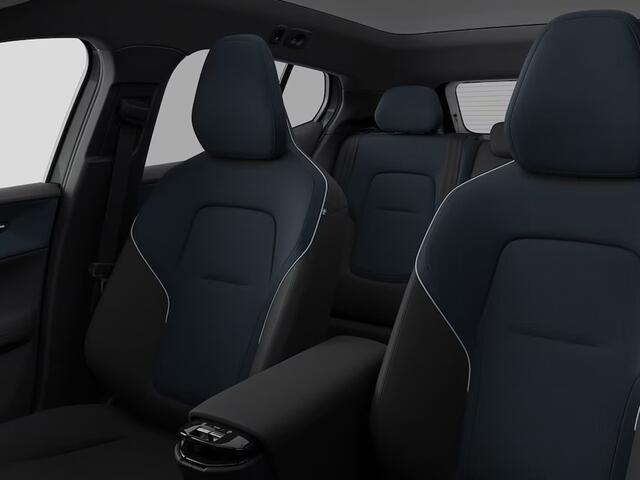 Volvo EX30 Cross Country Twin Motor Performance Ultra 69 kWh | Panoramadak | 360° camera | Harman Kardon | Stoel- en Stuurverwarming | Cross Country Experience-pakket