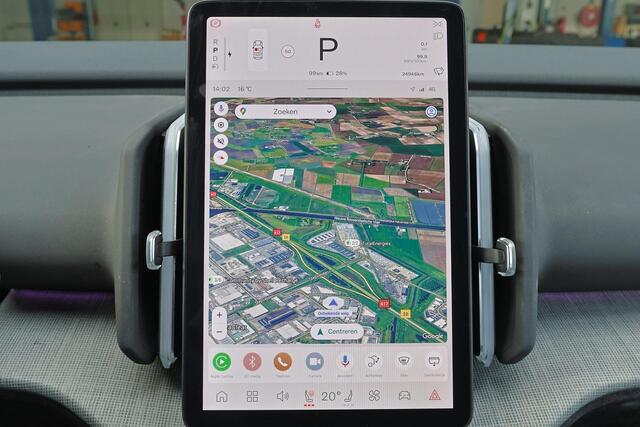 Volvo EX30 Extended Range Plus 69 kWh - Adaptive Cruise Control - Climate Pack - Harman/Kardon audio - Parkeercamera achter - Parkeersensoren voor & achter - Navigatie - 19' LMV