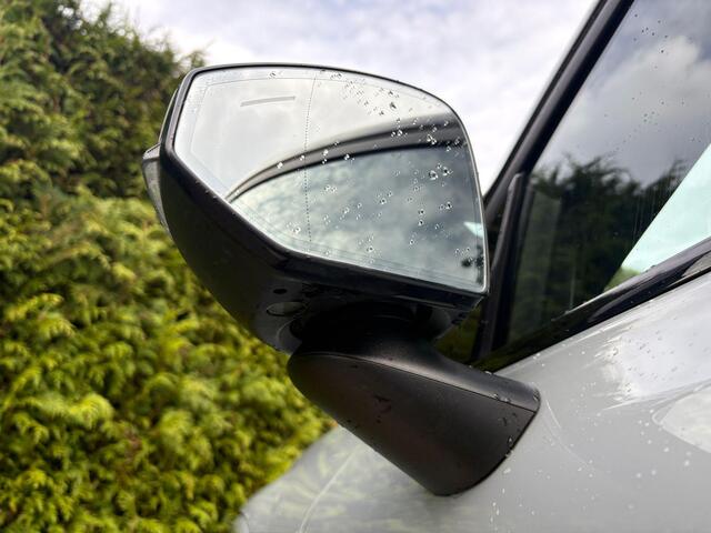 Volvo EX30 Single Motor Extended Range Plus 69 kWh | Beschikbaar vanaf 24-12-2025 | Harman/Kardon | Stoel/Stuur Verwarming | Pilot assist | BLIS | 20" |