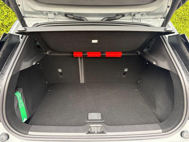 Volvo EX30 Single Motor Extended Range Plus 69 kWh | Beschikbaar vanaf 24-12-2025 | Harman/Kardon | Stoel/Stuur Verwarming | Pilot assist | BLIS | 20" |