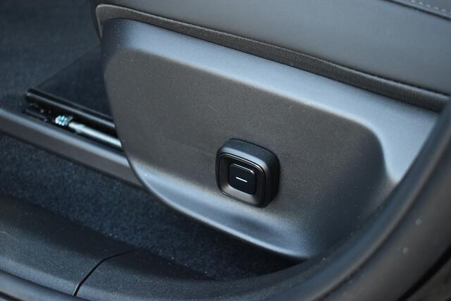 Volvo EX30 Twin Motor Performance 429PK Ultra 69 kWh | SoH 98,5% | 20'' Heico | Panodak | 1e eigenaar |