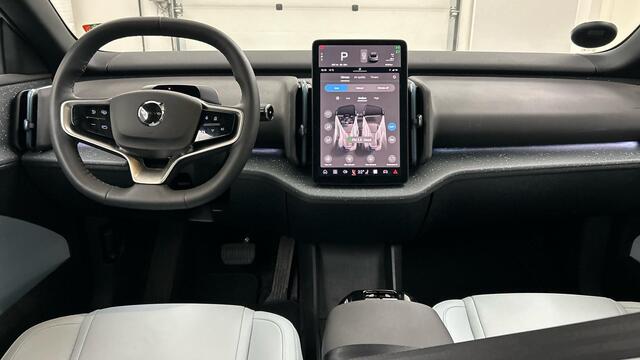 Volvo EX30 Twin Motor Performance Ultra 69 kWh | Panorama dak | Stoelen elektrisch verstelbaar | 360º Camera | Harman/Kardon | Blis | Adaptieve Cruise controle |