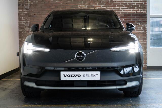 Volvo EX30 Cross Country Twin Motor Performance Ultra 69 kWh | 360º Parkeercamera | Panorama Dak | 22KW Boordlader | Elektrisch Verstelbare Voorstoelen | Audio by Harman Kardon | Keyless Entry | Extra Getint Glas Achter