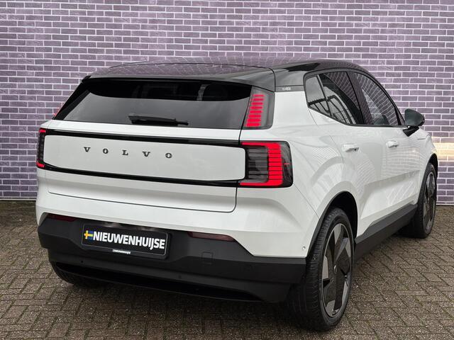 Volvo EX30 Twin Motor Performance Ultra 69 kWh | Panorama dak | Stoelen elektrisch verstelbaar | 360º Camera | Harman/Kardon | Blis | Adaptieve Cruise controle | verwarmde voorstoelen en stuurwiel |