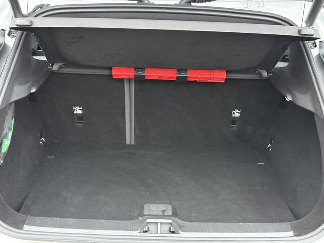 Volvo EX30 Twin Motor Performance Ultra 69 kWh | Panorama dak | Stoelen elektrisch verstelbaar | 360º Camera | Harman/Kardon | Blis | Adaptieve Cruise controle | verwarmde voorstoelen en stuurwiel |