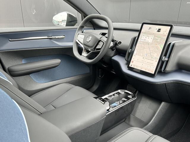 Volvo EX30 Single Motor Extended Range Ultra 69 kWh / Panoramadak / 360 Camera / Harman Kardon / Extra getint Glas / Elektrische Stoelen / Keyless / BLIS /