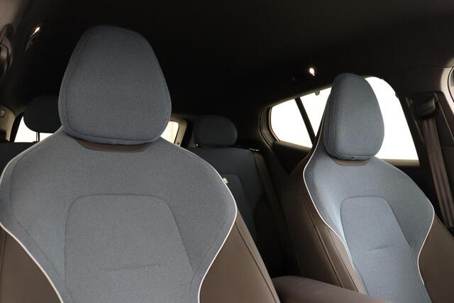 Volvo EX30 SINGLE MOTOR PLUS 51 kWh -CLIMATE|CARPLAY|CAMERA|ADAP.CRUISE|HARMAN/KARDON|PRIVACY.GLAS