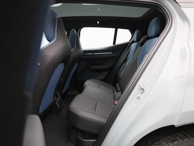 Volvo EX30 Single Motor Extended Range Ultra | Elektr. stoel | 360 Camera | Panoramadak | H&K Audio