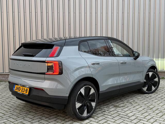 Volvo EX30 Single Motor Extended Range Ultra 69 kWh | 360-camera | Panoramadak | Stoel & stuurverwarming | 20" wielen |