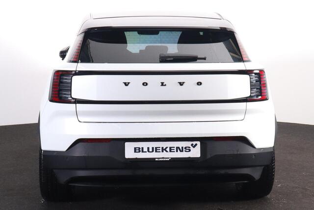 Volvo EX30 Plus 51 kWh - Climate Pack - Harman/Kardon audio - Parkeercamera achter - Parkeersensoren - Elektr. bedienb. bestuurdersstoel - Apple Carplay & Android Auto - Extra getint glas - 18' LMV