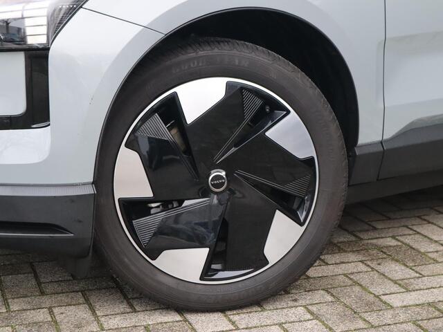 Volvo EX30 Single Motor Extended Range Plus 69 kWh | Stoel & Stuurverwarming | Semi elektrische trekhaak |