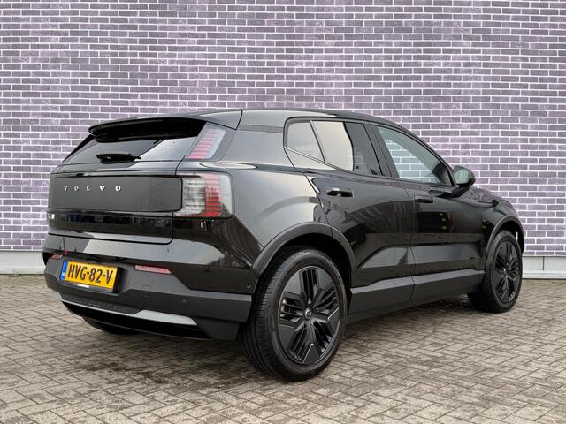 Volvo EX30 Cross Country Twin Motor Performance Ultra 69 kWh | Trekhaak | 4x4 | Adaptieve Cruise | Stoel-/Stuurverwarming | Keyless | 360 Camera | Panoramadak | Elektr. Stoelen | Harman Kardon Audio | Elek. Achterklep | Getint Glas |