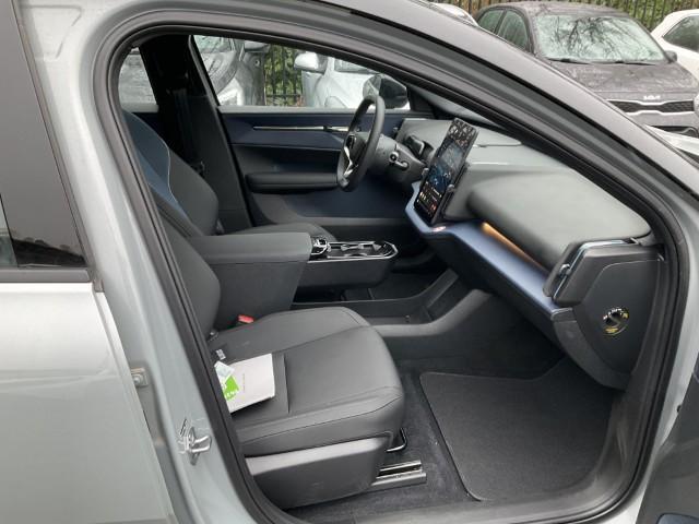 Volvo EX30 Single Motor Extended Range Plus 69 kWh | Stoel en Stuurverwarming | Adaptieve Cruise Control | BLIS | DAB+ | Keyless Entry | Parkeercamera |