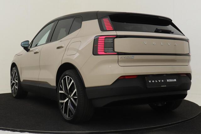 Volvo EX30 SINGLE MOTOR EXTENDED RANGE PLUS EUROPA 69 kWh -PANO.DAK|HARMAN/KARDON|POWER-SEATS|PRIVACY.GLAS|20"|PINE