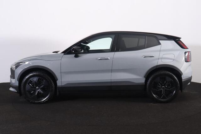 Volvo EX30 Cross Country Twin Motor Performance Ultra 69 kWh Adaptieve cruise control - Panoramadak - Elektrisch verstelbare stoelen - 360º Camera - Verwarmbare voorstoelen & stuuwiel - Harman Kardon Audio - Keyless - Elektrisch bedienbare achterklep - Getinte rame