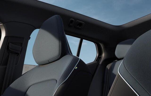 Volvo EX30 Single Motor Extended Range Black Edition Europa | Panoramadak | Power Seats | Harman / Kardon | 360 Camera | 22KW lader | BLIS |