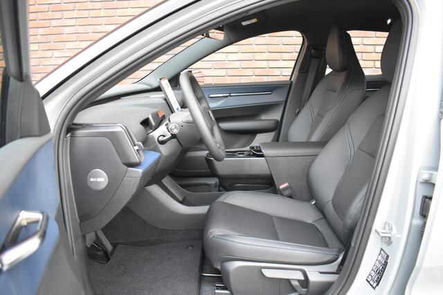 Volvo EX30 Extended Range 272PK Plus | Climate | Lederen bekleding | ¤ 9500 KORTING |