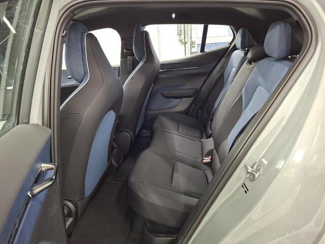 Volvo EX30 Single Motor Extended Range Plus 69 kWh | 20" LM Velgen | Camera | Stuur + Stoel verwarming | Harman/Kardon | Google | Keyless Entry + Drive |