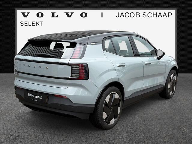 Volvo EX30 Single Motor Extended Range Plus 69 kWh / Trekhaak / Stuur & Stoelverwarming / All seasonbanden /