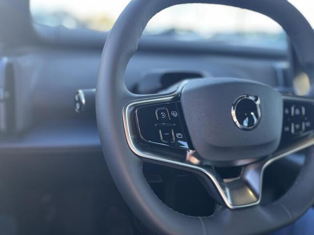 Volvo EX30 Single Motor Extended Range Plus 69 kWh | Harman / Kardon | Stoel- en Stuurverwarming | Apple Carplay |