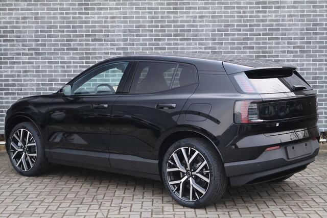 Volvo EX30 Single Motor Ext Range Plus black ED | 20" Lm Velgen | Stoel+Stuurwiel verwarming | Electr.Bed.Stoelen |