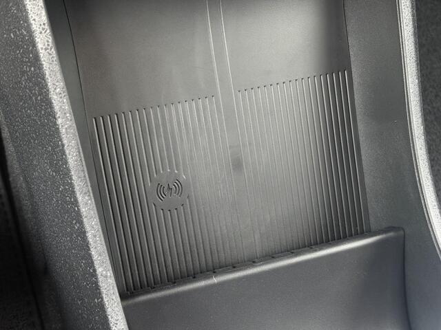 Volvo EX30 P5 Long Range Plus Black Edition Europa 69 kWh | 19" 5-spaaks Glossy Black | Adaptieve Cruise Control | Parkeersensoren voor + achter | Stoel & stuurwiel verwarmd | Elektr. verstelbare voorstoelen | Harman Kardon Audio |